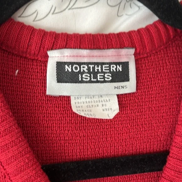 Red sweater vest - Picture 2 of 3